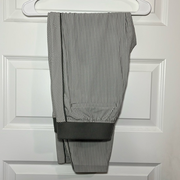 Athleta Brooklyn Pants in City Stripe size 10p - Picture 10 of 10